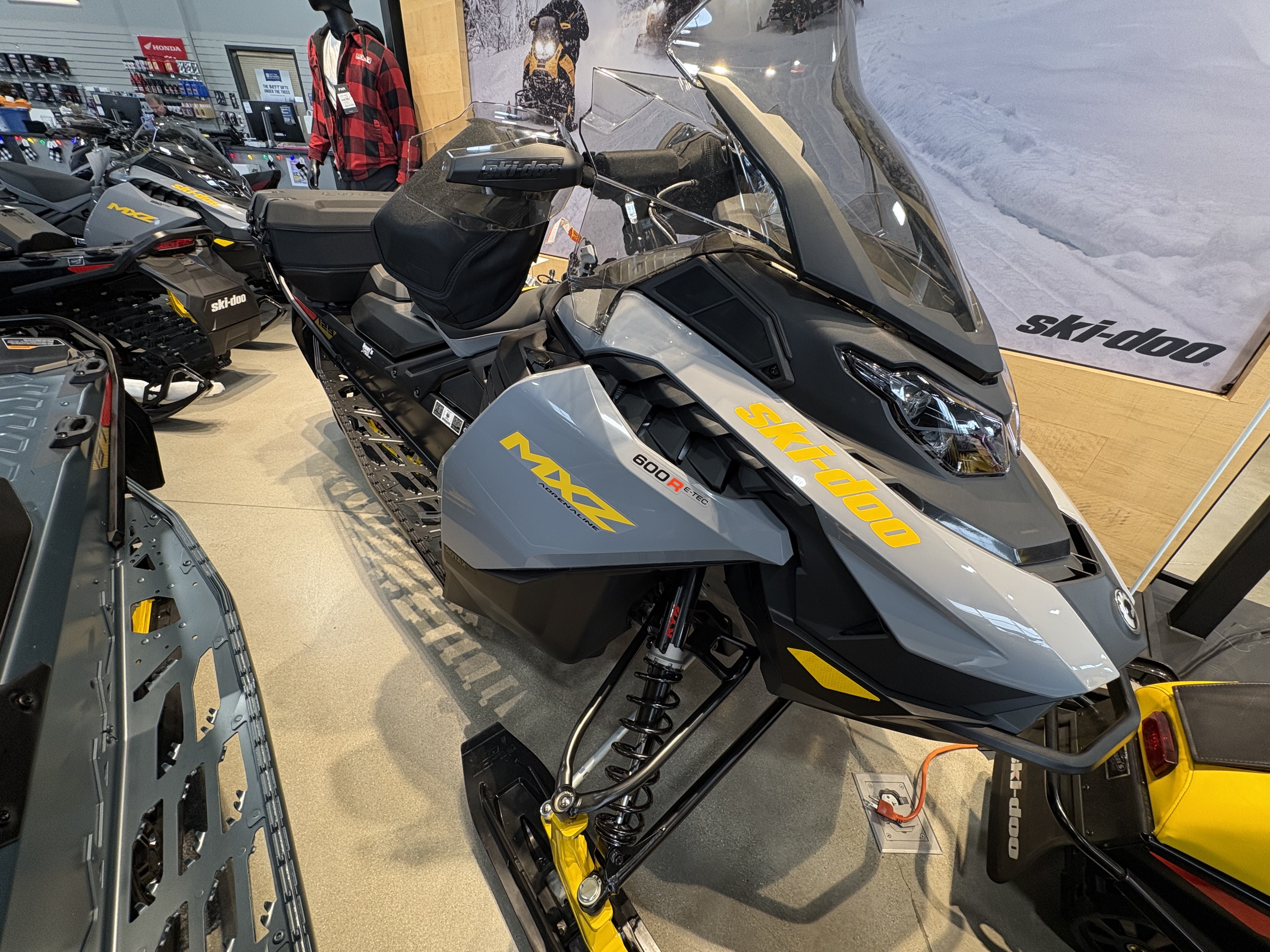 2026 Ski-Doo MXZ Adrenaline 129 600R E-TEC ES Ripsaw 1.25 in suamico WI