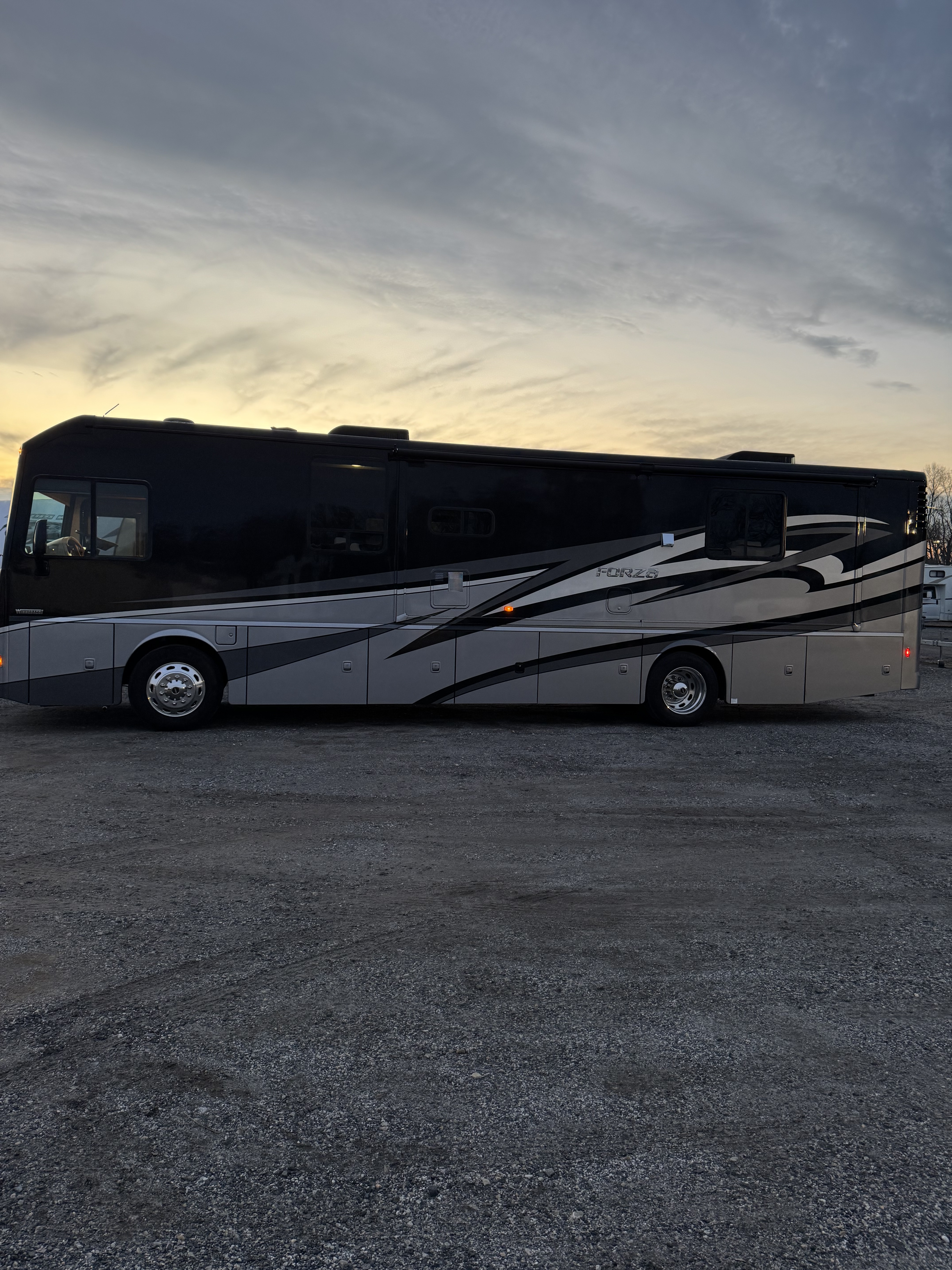 2016 Winnebago FORZA 36G in odenton MD