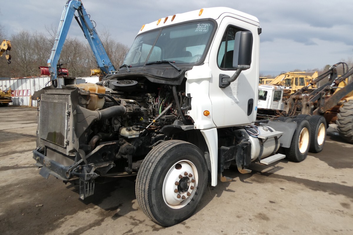 2013 FREIGHTLINER CASCADIA 125 in Sparrow Bush, NY