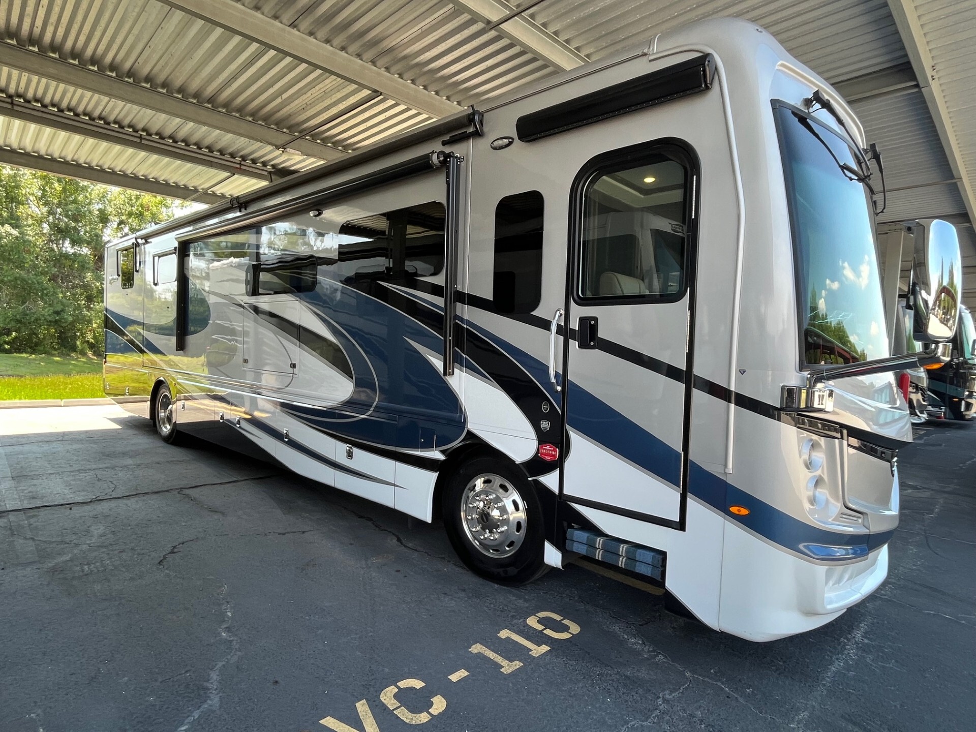 2021 Fleetwood DISCOVERY 38W RV