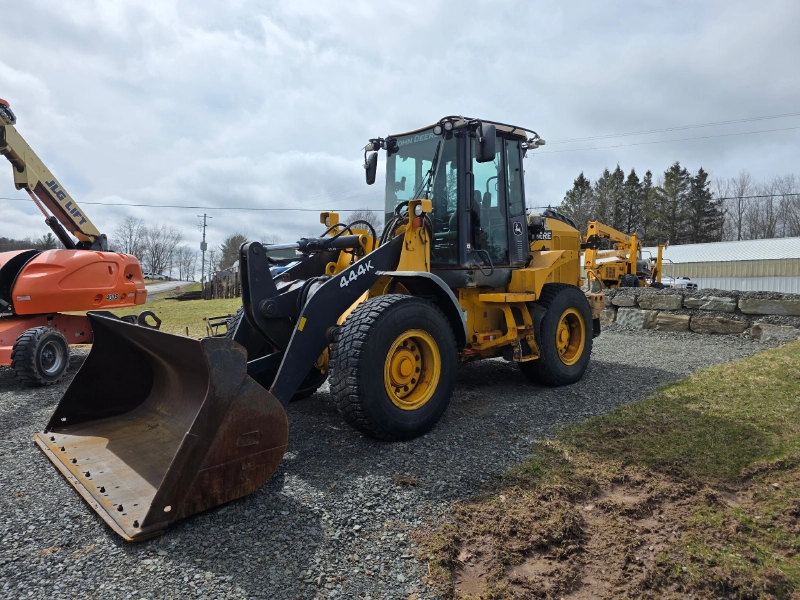 2010 JOHN DEERE 444K