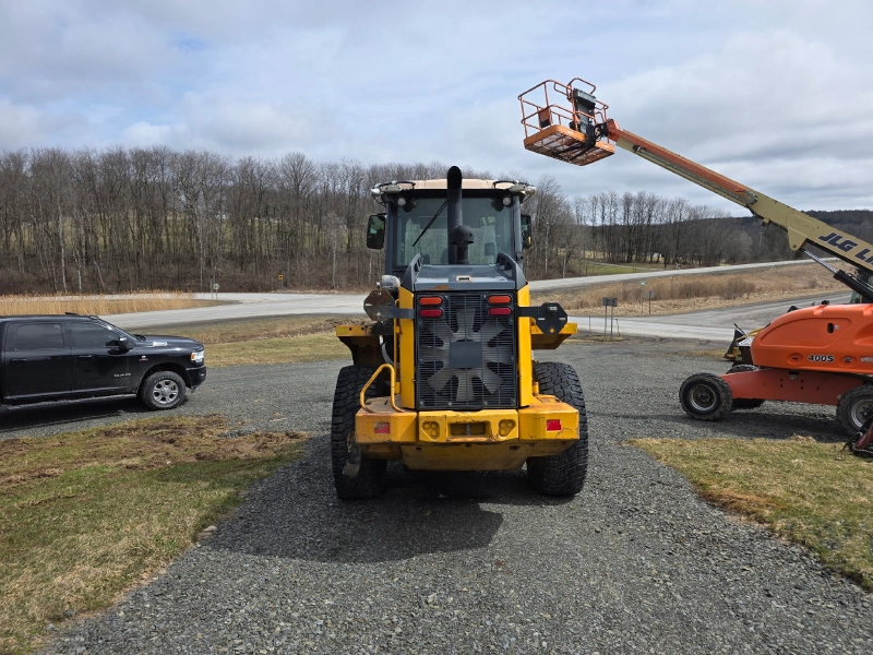 2010 JOHN DEERE 444K