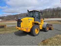 2010 JOHN DEERE 444K