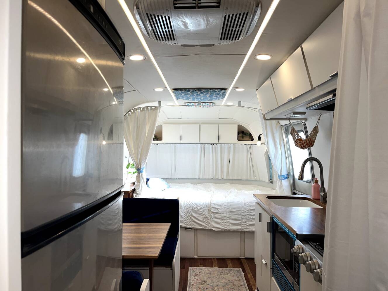 A photo of this 1994 Airstream CLASSIC 30