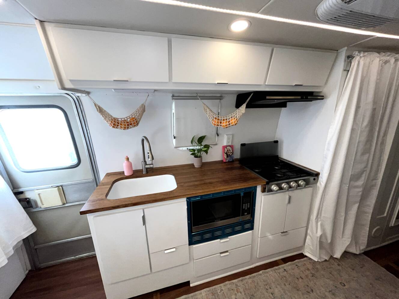 A photo of this 1994 Airstream CLASSIC 30