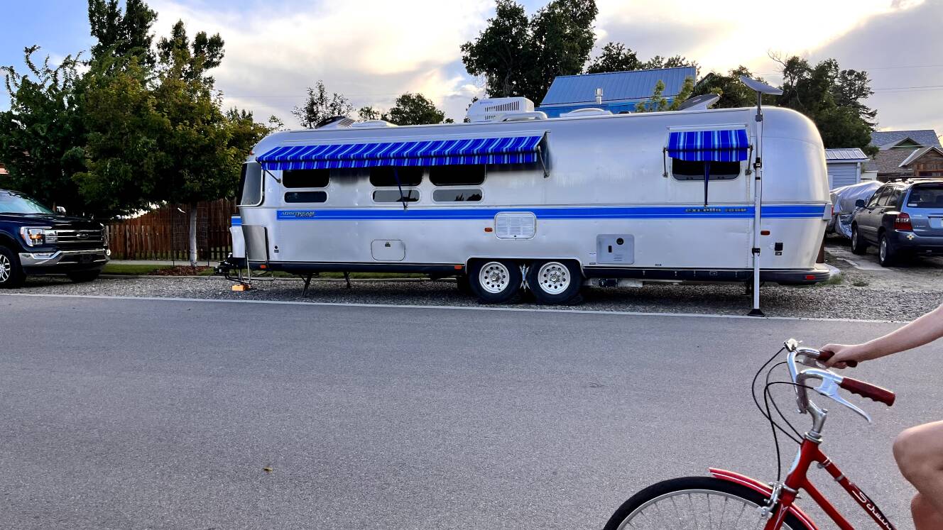 A photo of this 1994 Airstream CLASSIC 30