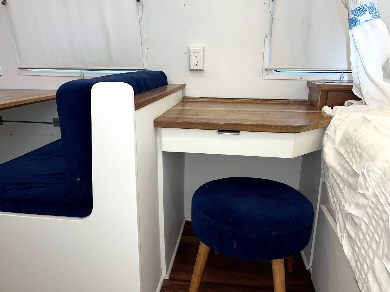 A photo of this 1994 Airstream CLASSIC 30