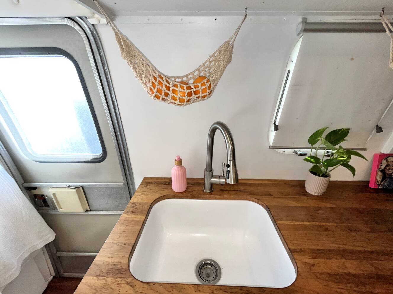 A photo of this 1994 Airstream CLASSIC 30