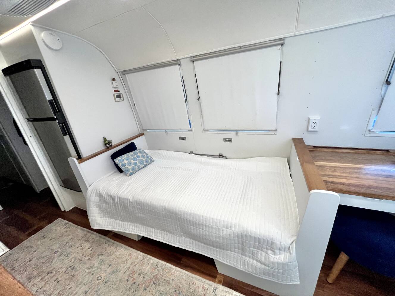 A photo of this 1994 Airstream CLASSIC 30