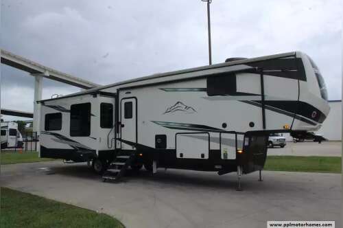 2021 Heartland Big Country 3560SS in houston TX