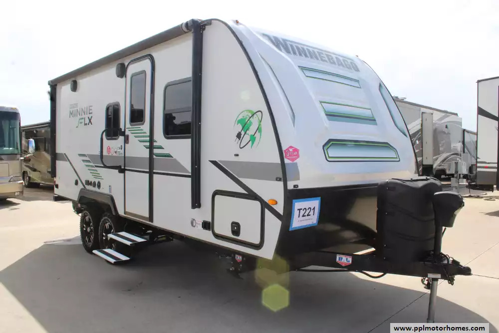 2022 Winnebago Micro Minnie Flx 2108TB in cleburne TX