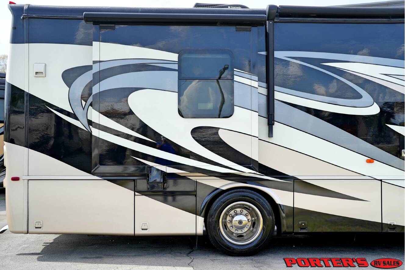 A photo of this 2015 Newmar VENTANA LE 3849