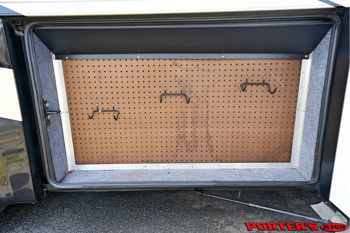A photo of this 2015 Newmar VENTANA LE 3849