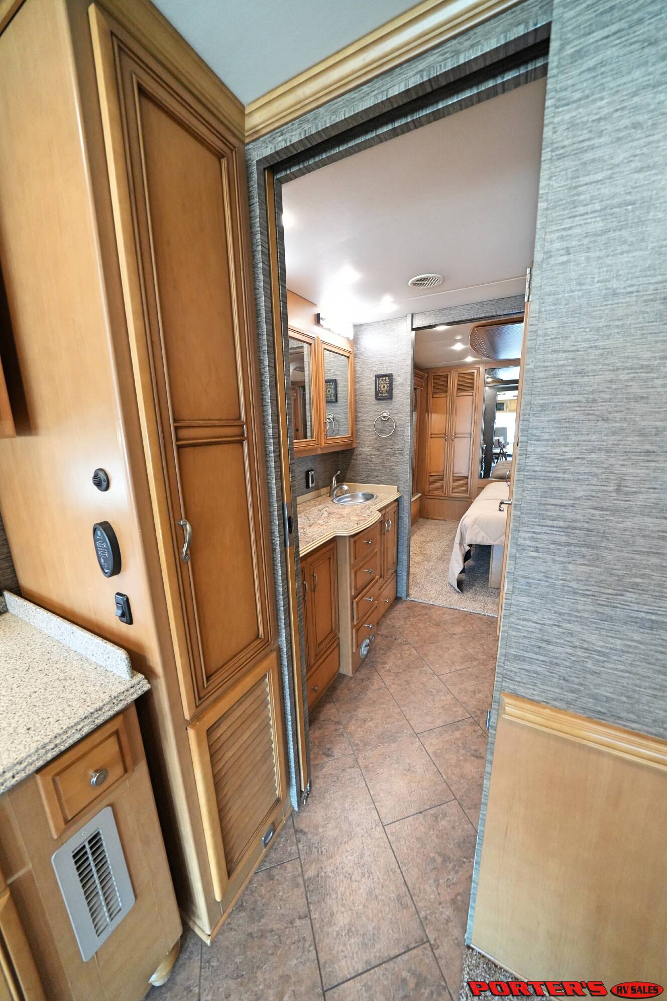 A photo of this 2015 Newmar VENTANA LE 3849