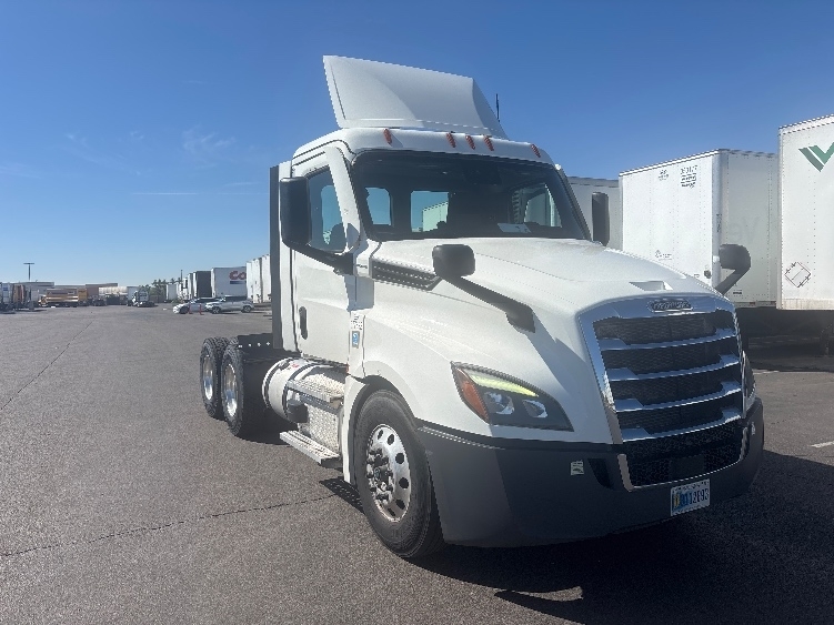2021 FREIGHTLINER CASCADIA 126 in Phoenix, AZ