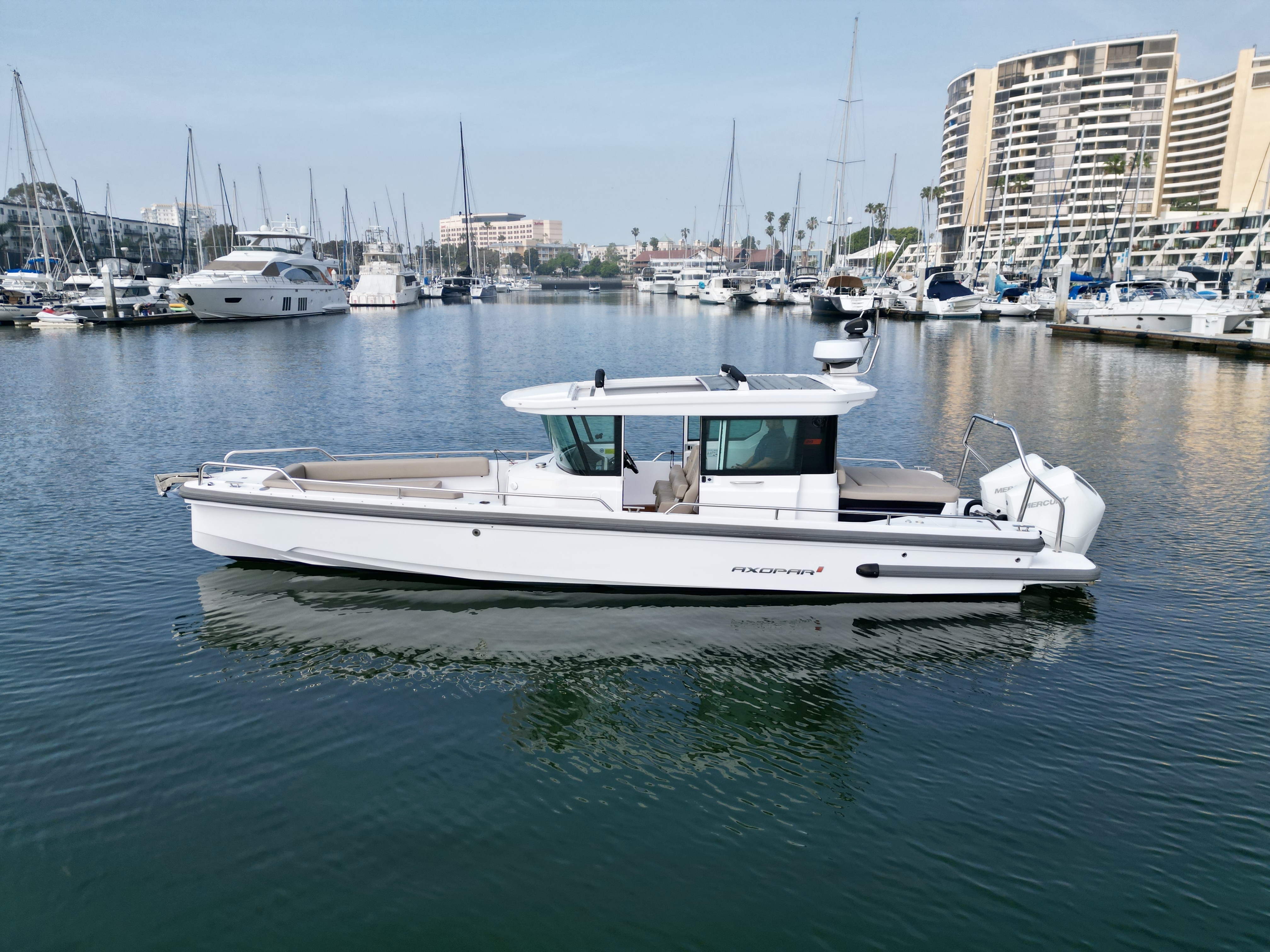 2023 Axopar 28 AFT CABIN boat