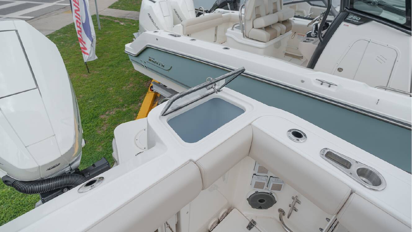 A photo of this 2026 Boston Whaler 325 Conquest
