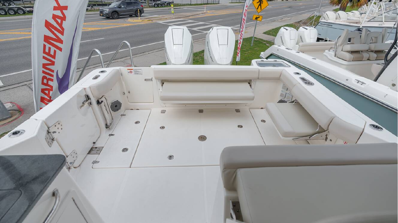 A photo of this 2026 Boston Whaler 325 Conquest