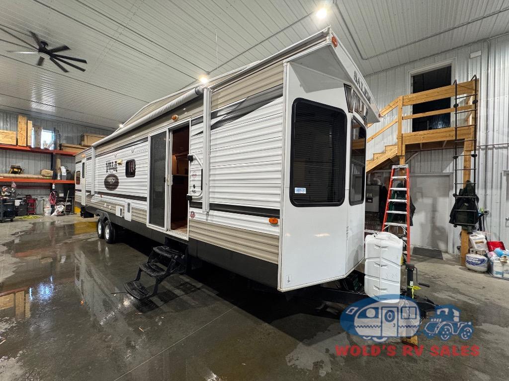 2015 Forest River Rv Salem Villa Series 39FDEN Classic CLASSIC 39FDEN in detroit lakes MN