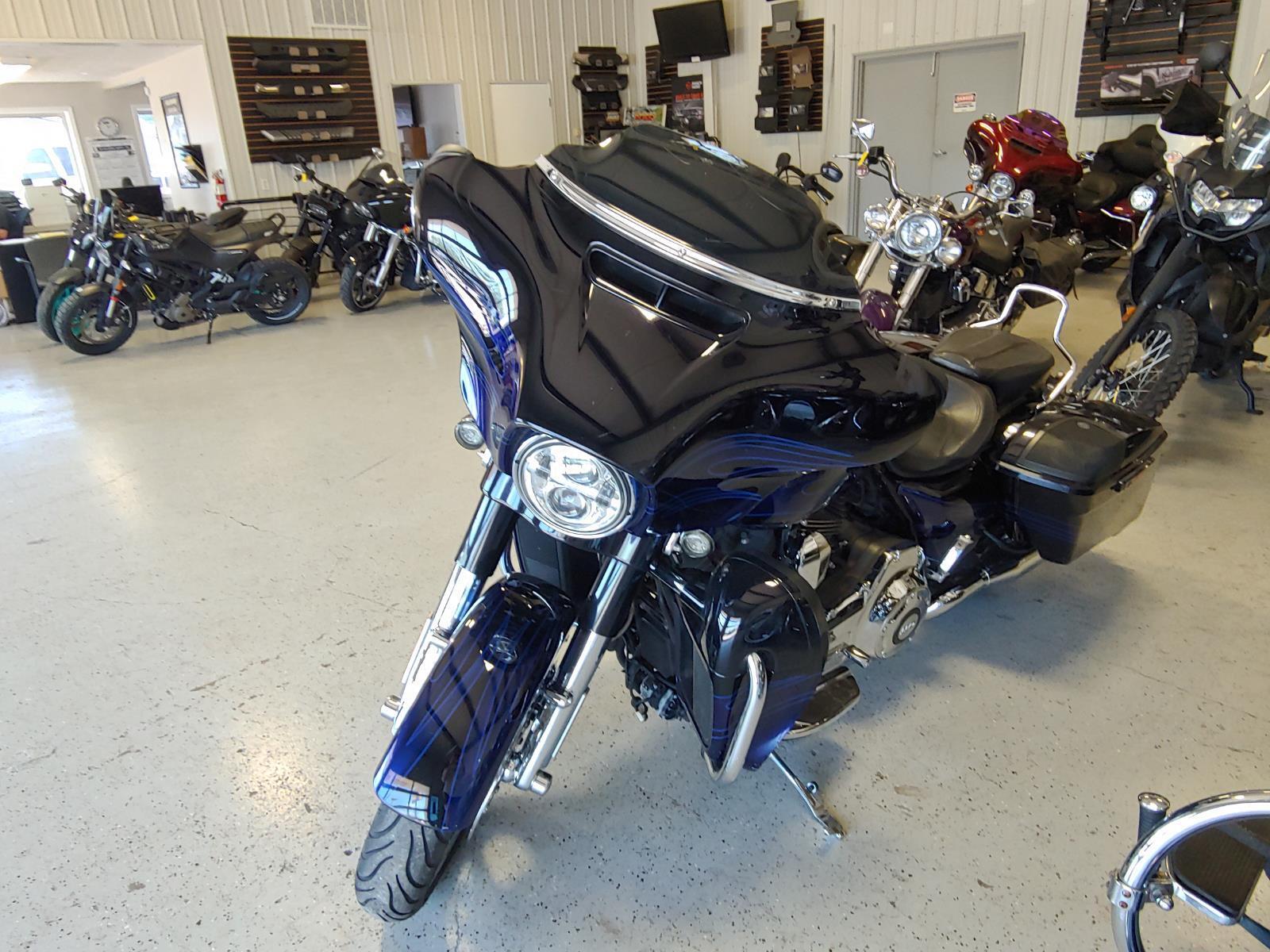 2016 Harley-Davidson STREET GLIDE CVO CVO in Manhattan, KS