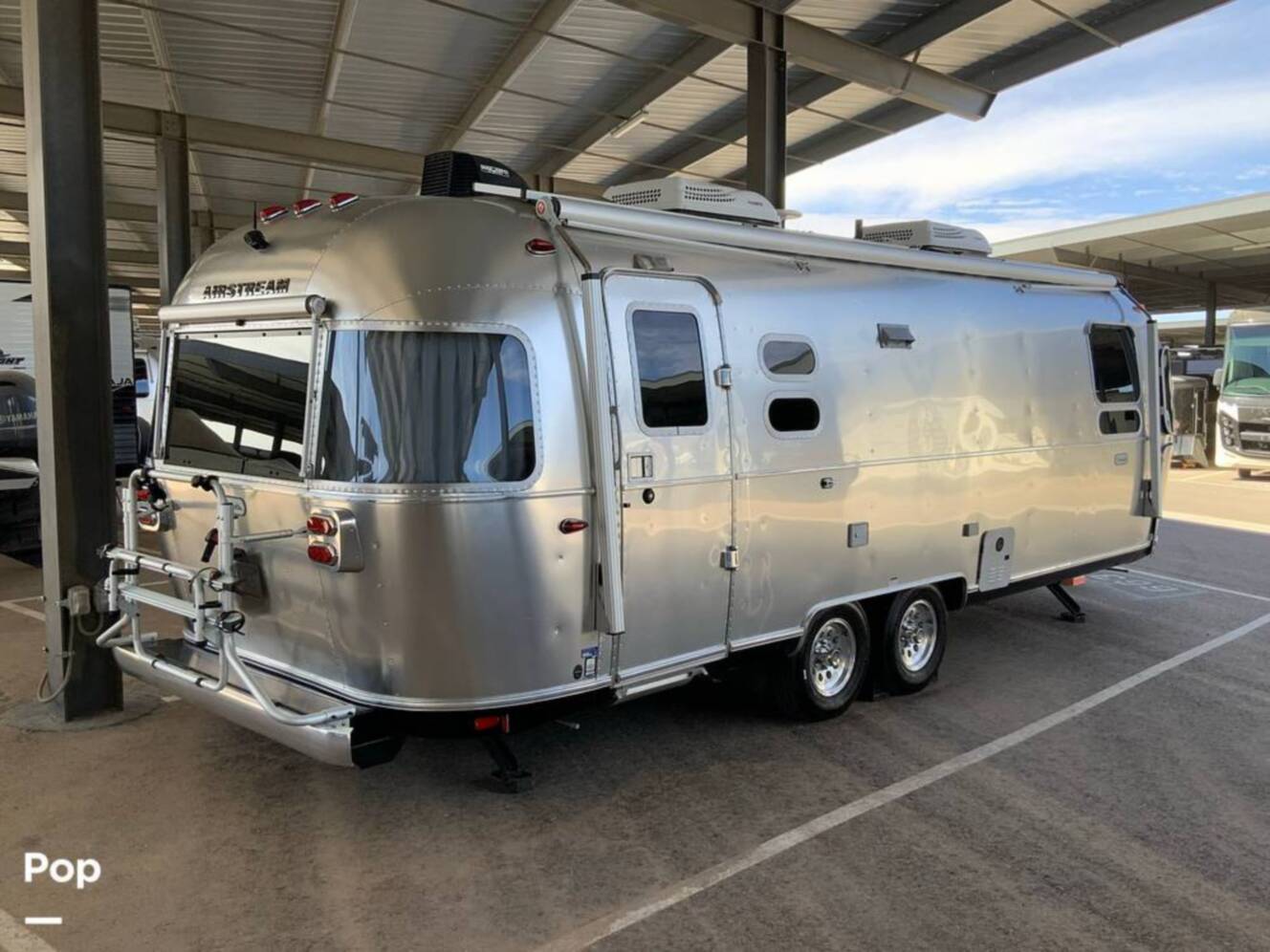 A photo of this 2021 Airstream Globetrotter 27FB Queen