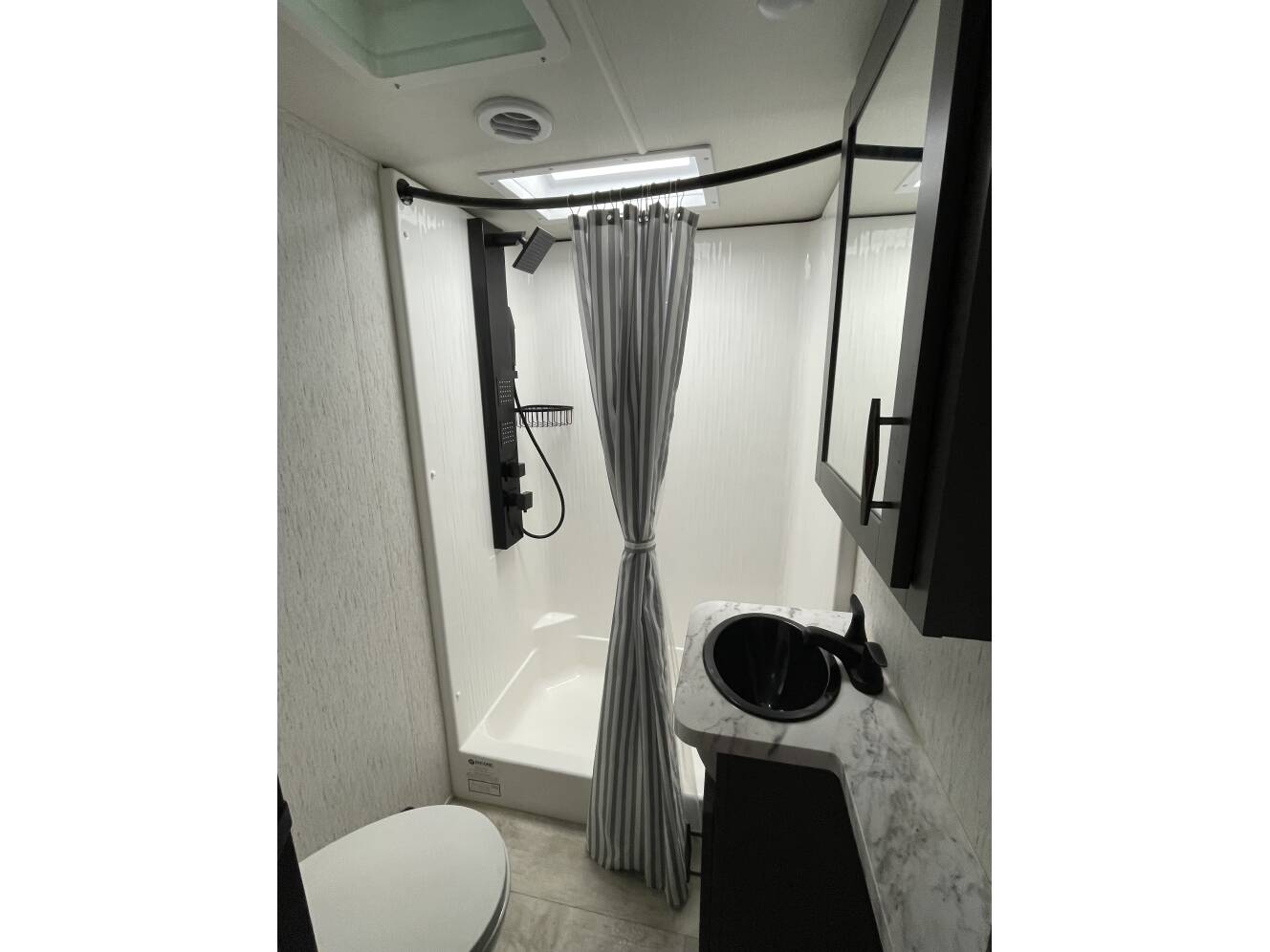 A photo of this 2022 Grand Design MOMENTUM G-CLASS 350G