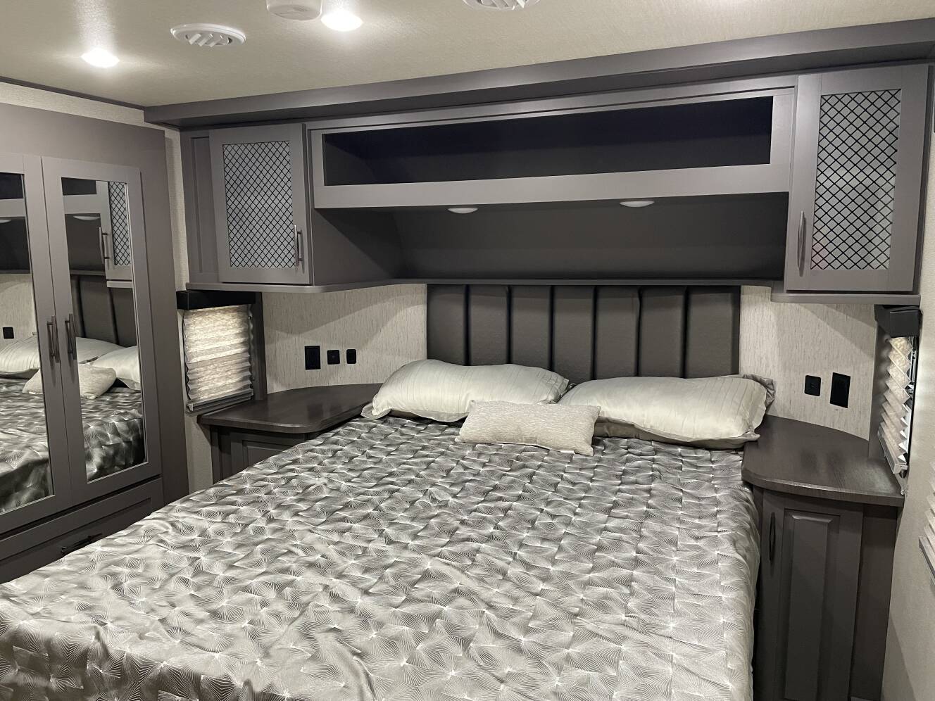 A photo of this 2022 Grand Design MOMENTUM G-CLASS 350G