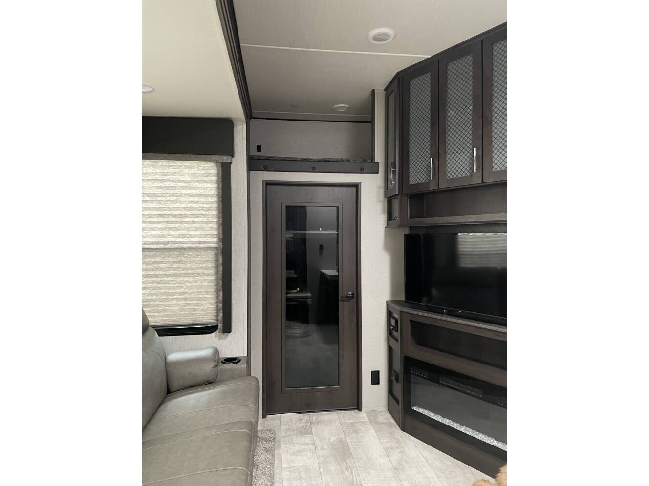 A photo of this 2022 Grand Design MOMENTUM G-CLASS 350G