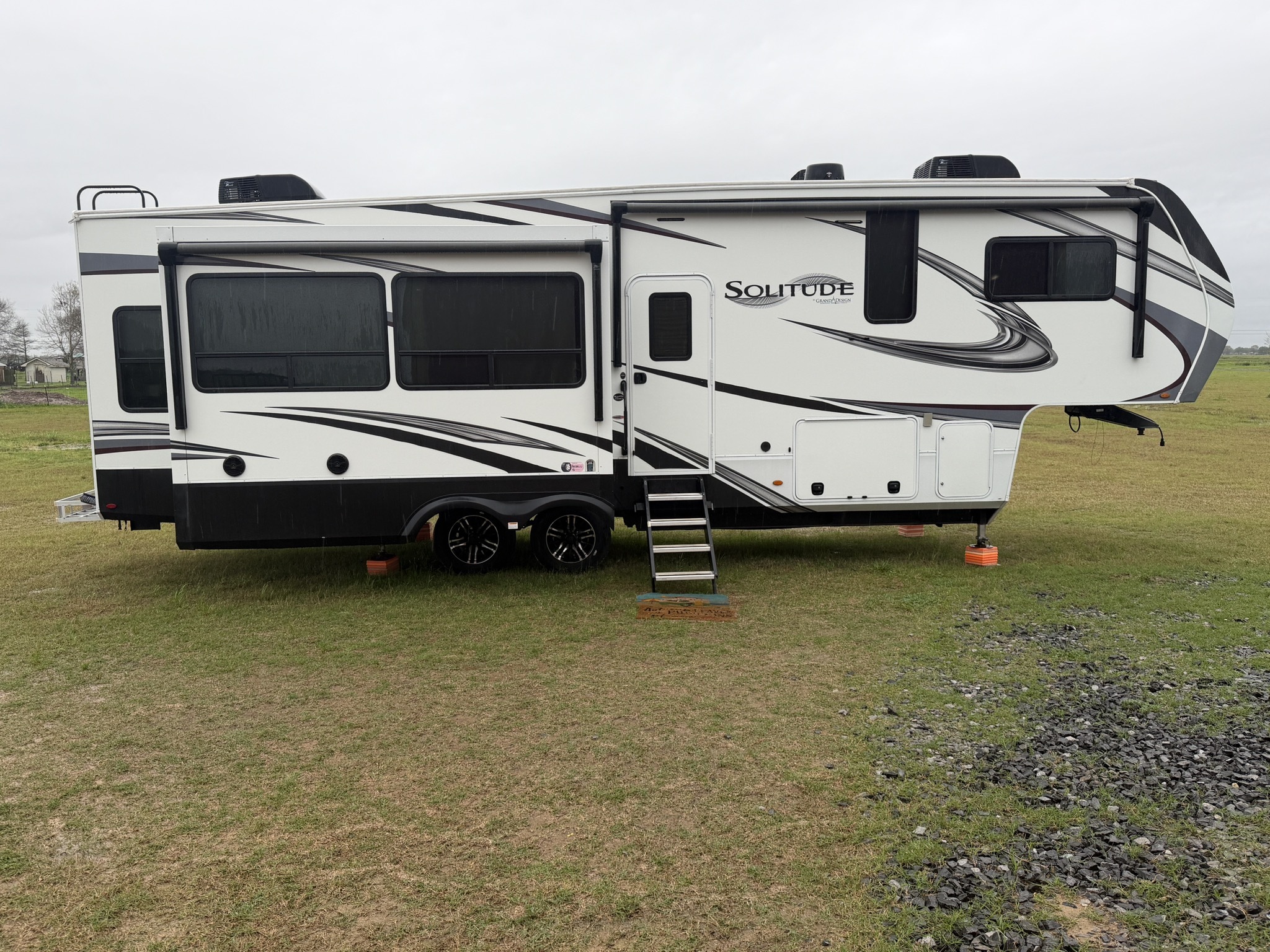 2021 Grand Design SOLITUDE S-CLASS 2930RL-R RV