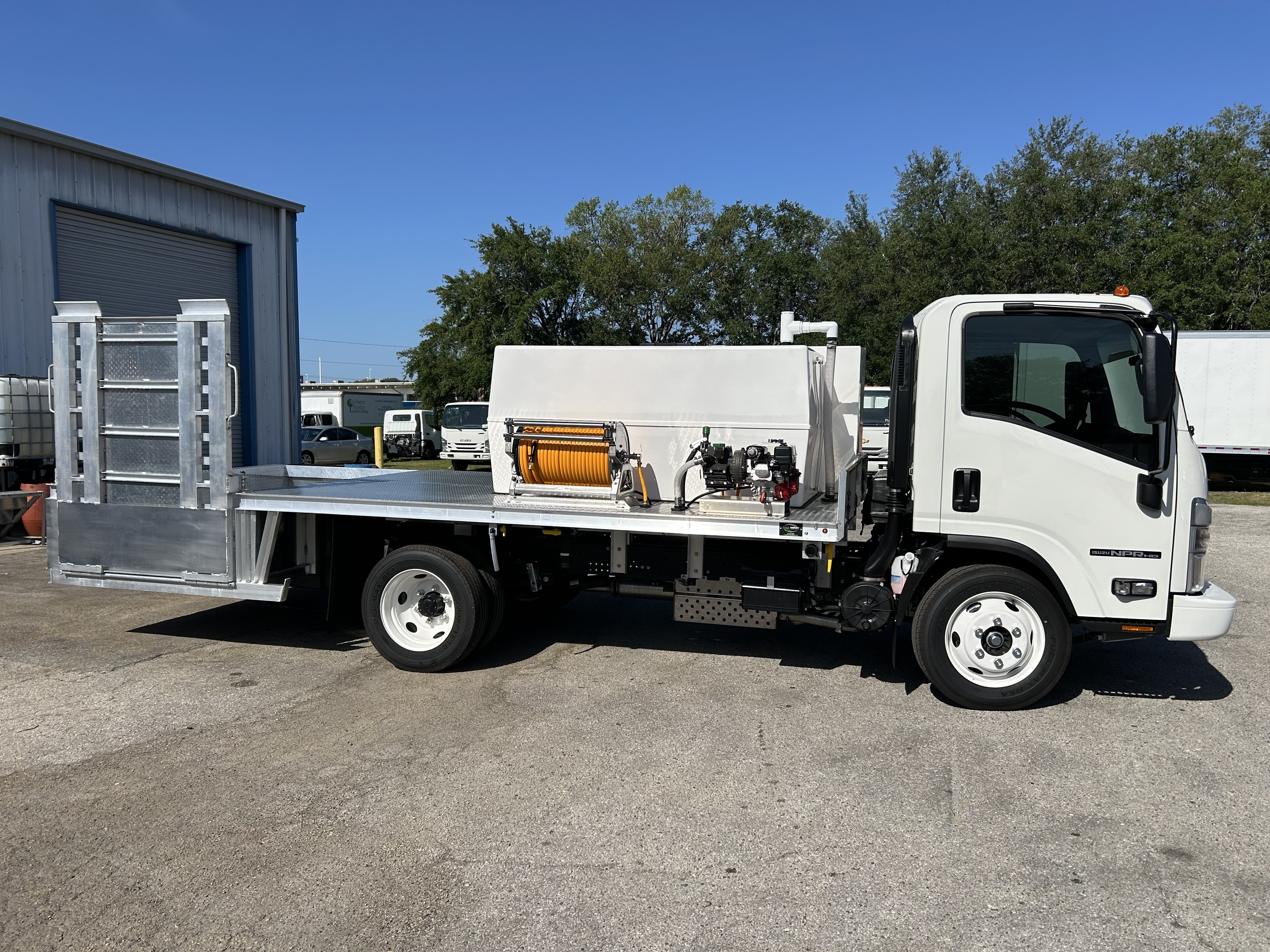 2025 ISUZU NRR in Tampa, FL