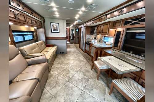 2015 Fleetwood EXPEDITION 38S in katy TX