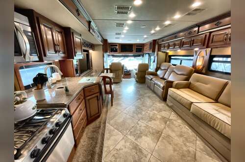 2015 Fleetwood EXPEDITION 38S in katy TX