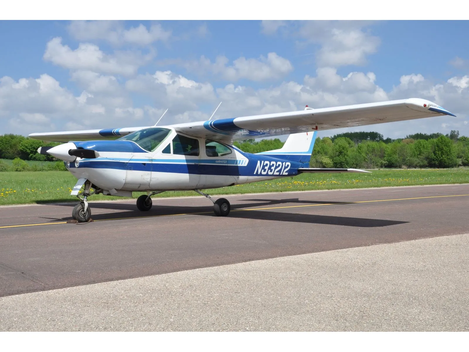 1976 Cessna 177RG in Lake In The Hill, IL