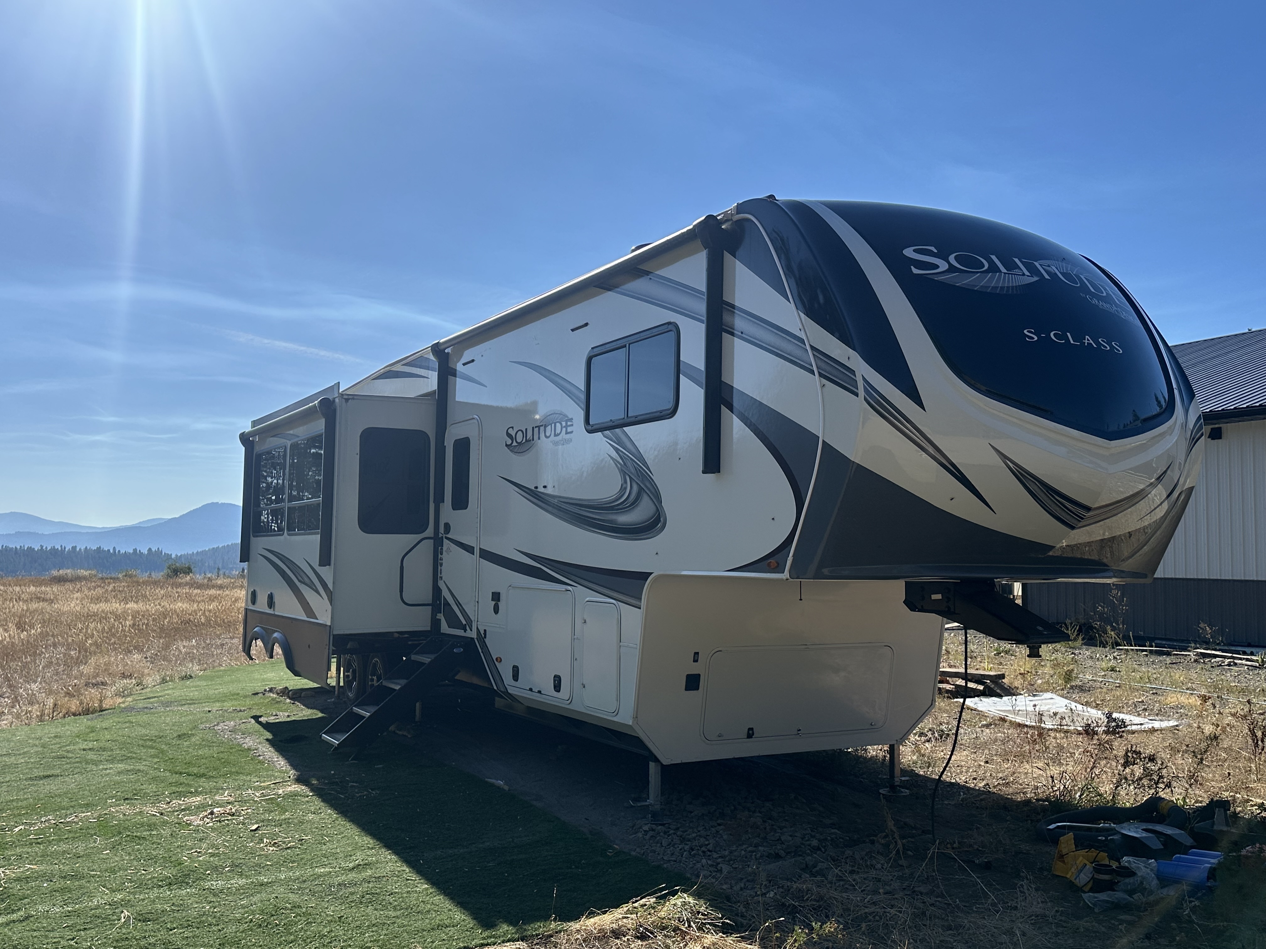 2021 Grand Design SOLITUDE S-CLASS 3740BH in colville WA