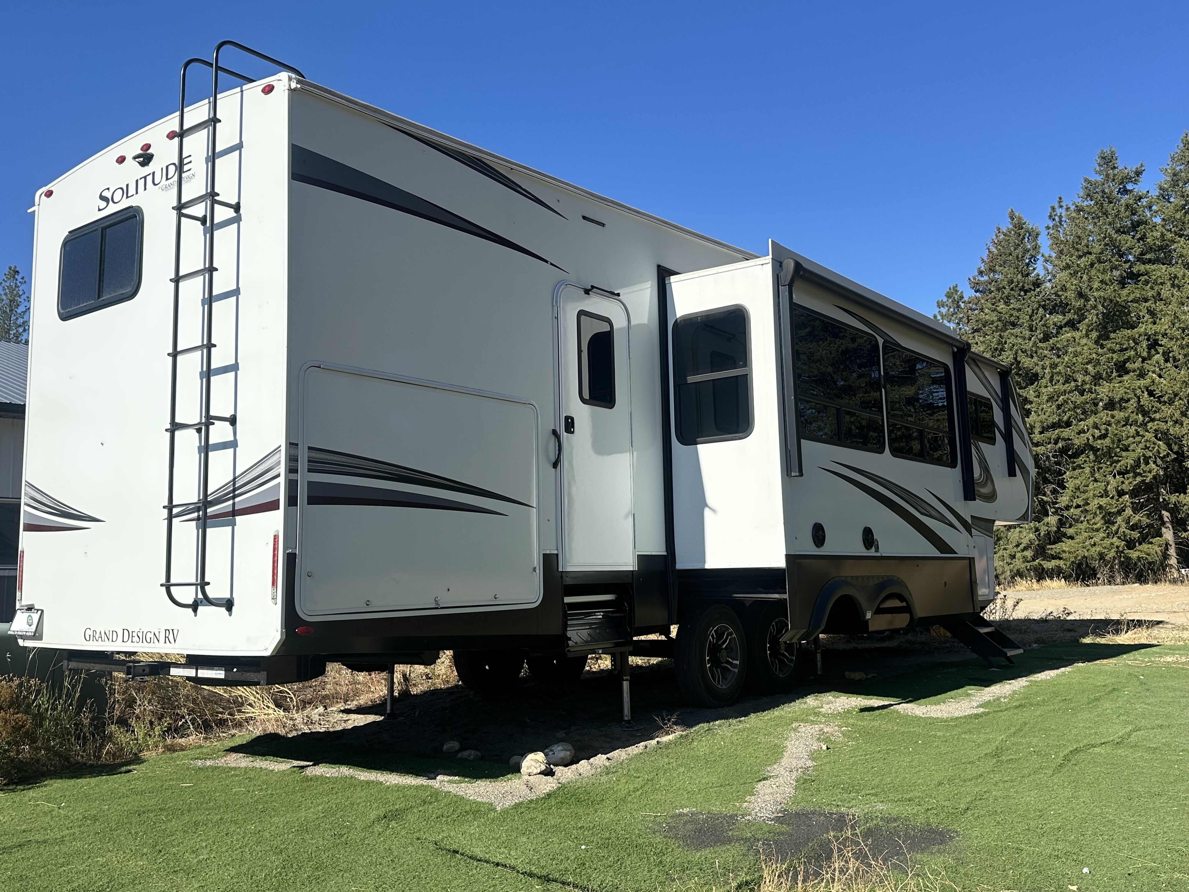 2021 Grand Design SOLITUDE S-CLASS 3740BH in colville WA