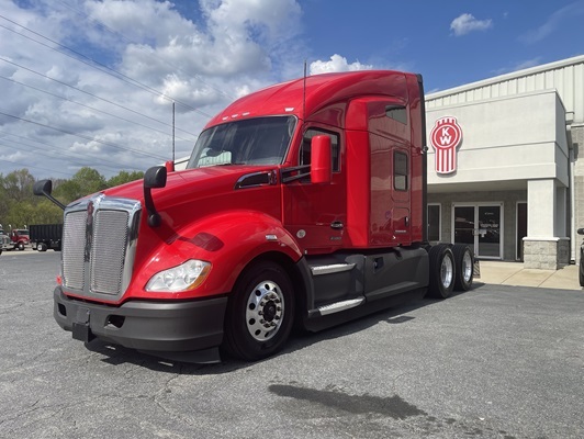 2022 KENWORTH T680 in Leawood, KS