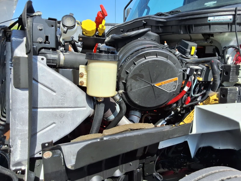 2020 INTERNATIONAL HV607
