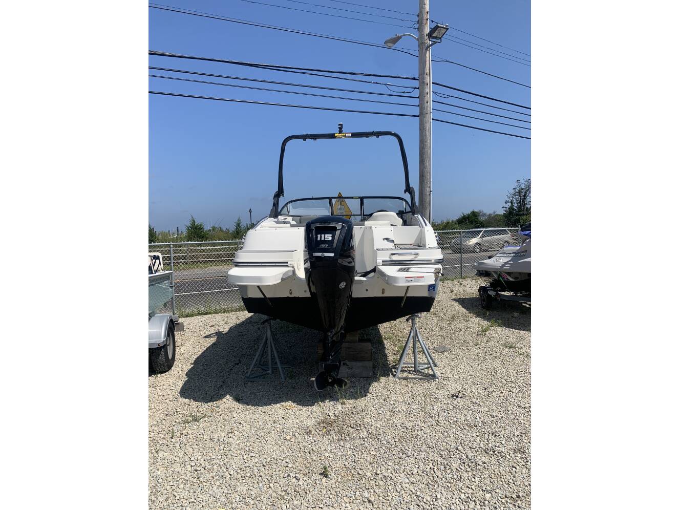 A photo of this 2018 Bayliner 190 DECK BOAT