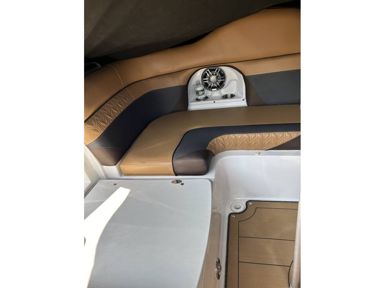 A photo of this 2022 Hurricane SUNDECK 2486 OB