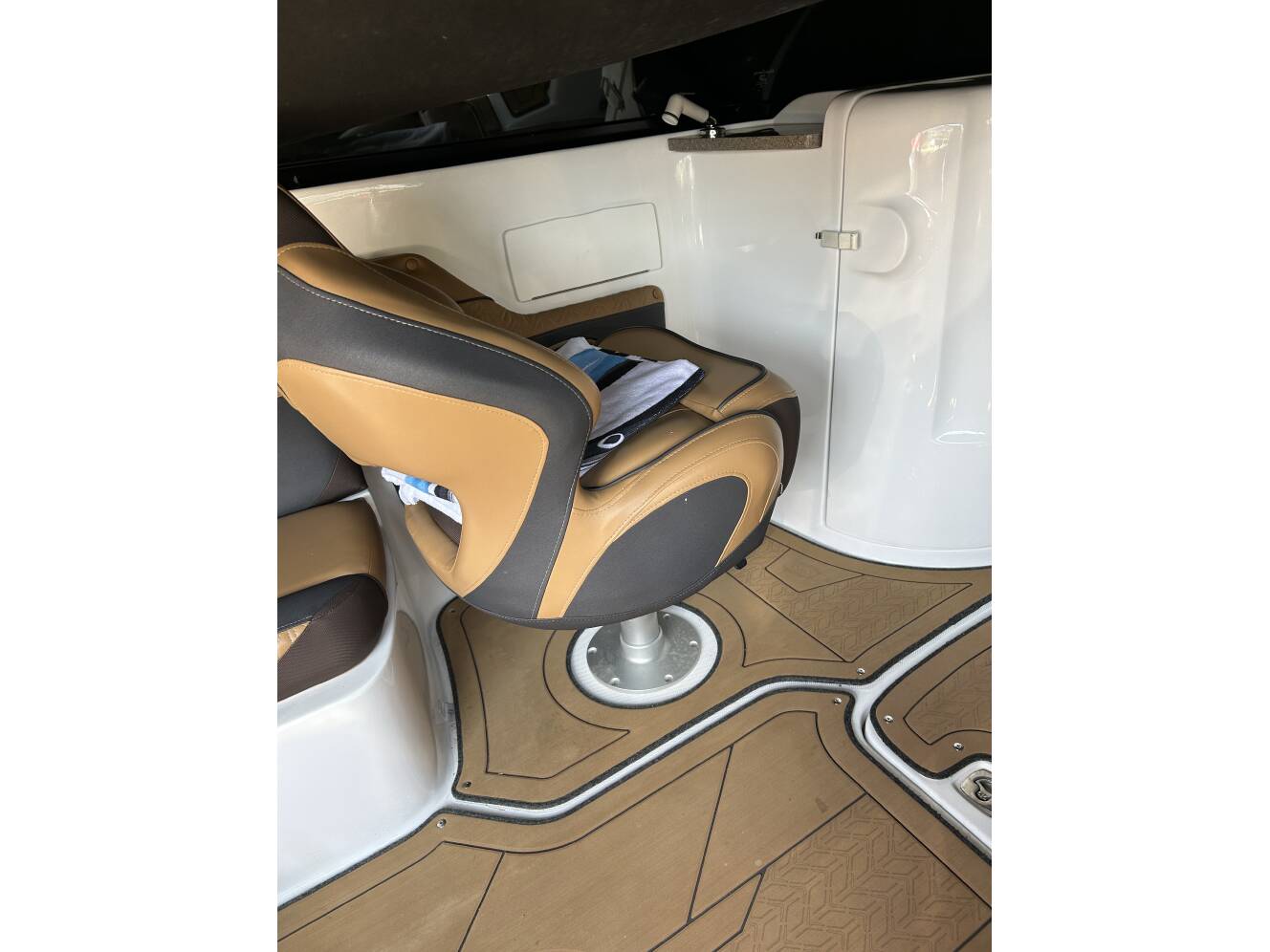 A photo of this 2022 Hurricane SUNDECK 2486 OB
