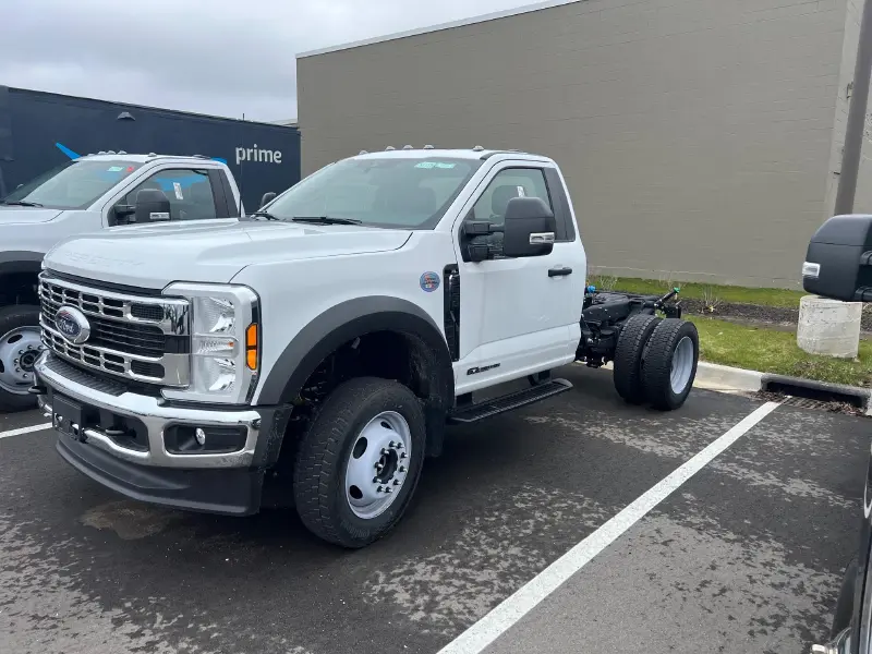 2025 FORD F550
