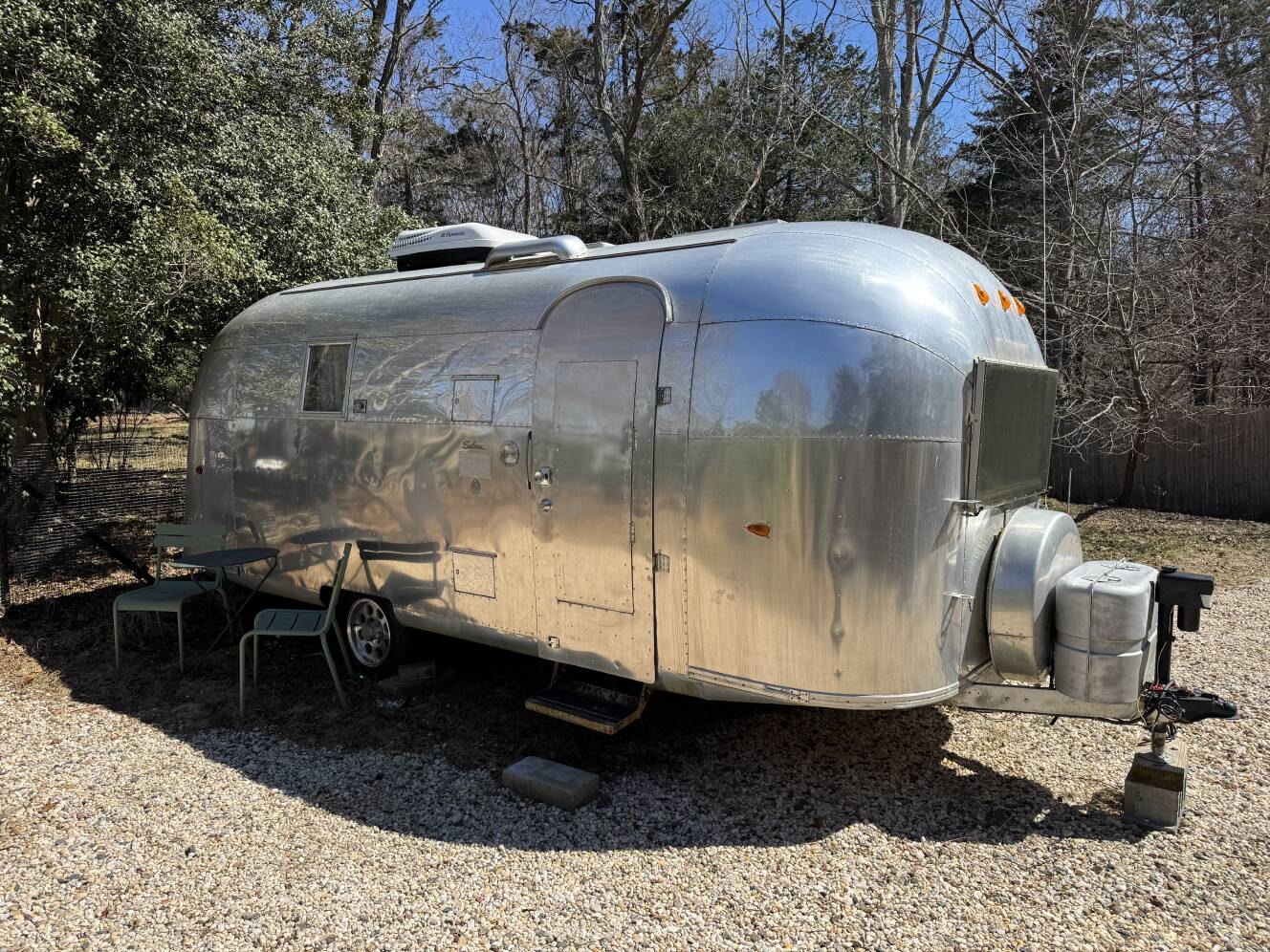 A photo of this 1963 Airstream SAFARI 22