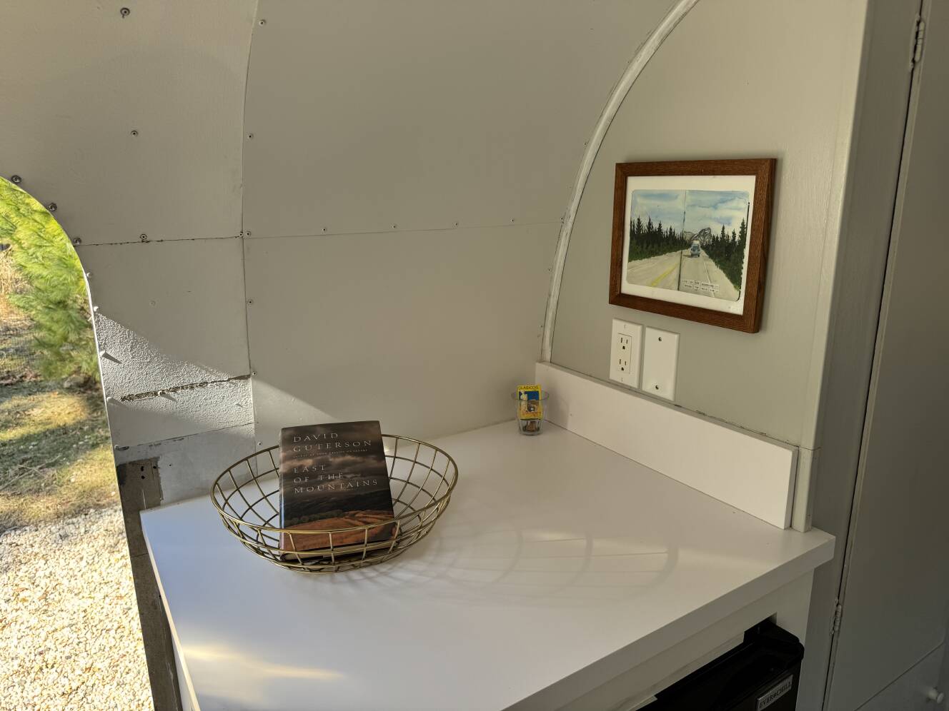 A photo of this 1963 Airstream SAFARI 22