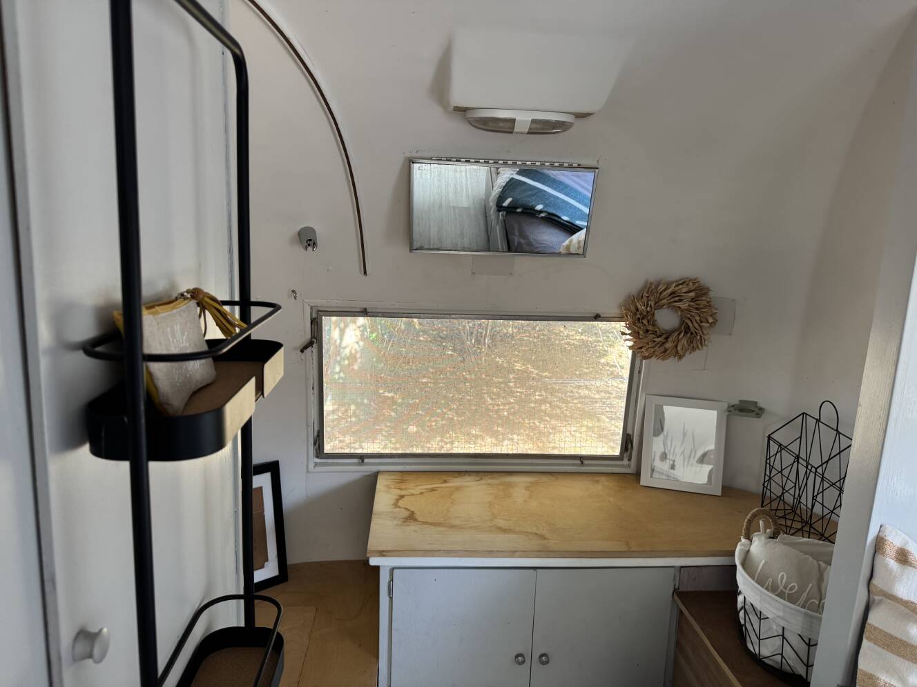 A photo of this 1963 Airstream SAFARI 22