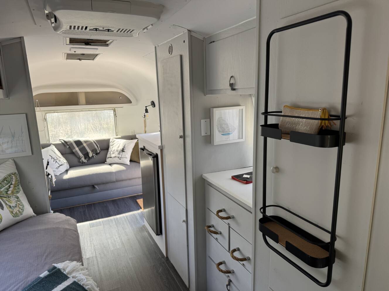 A photo of this 1963 Airstream SAFARI 22