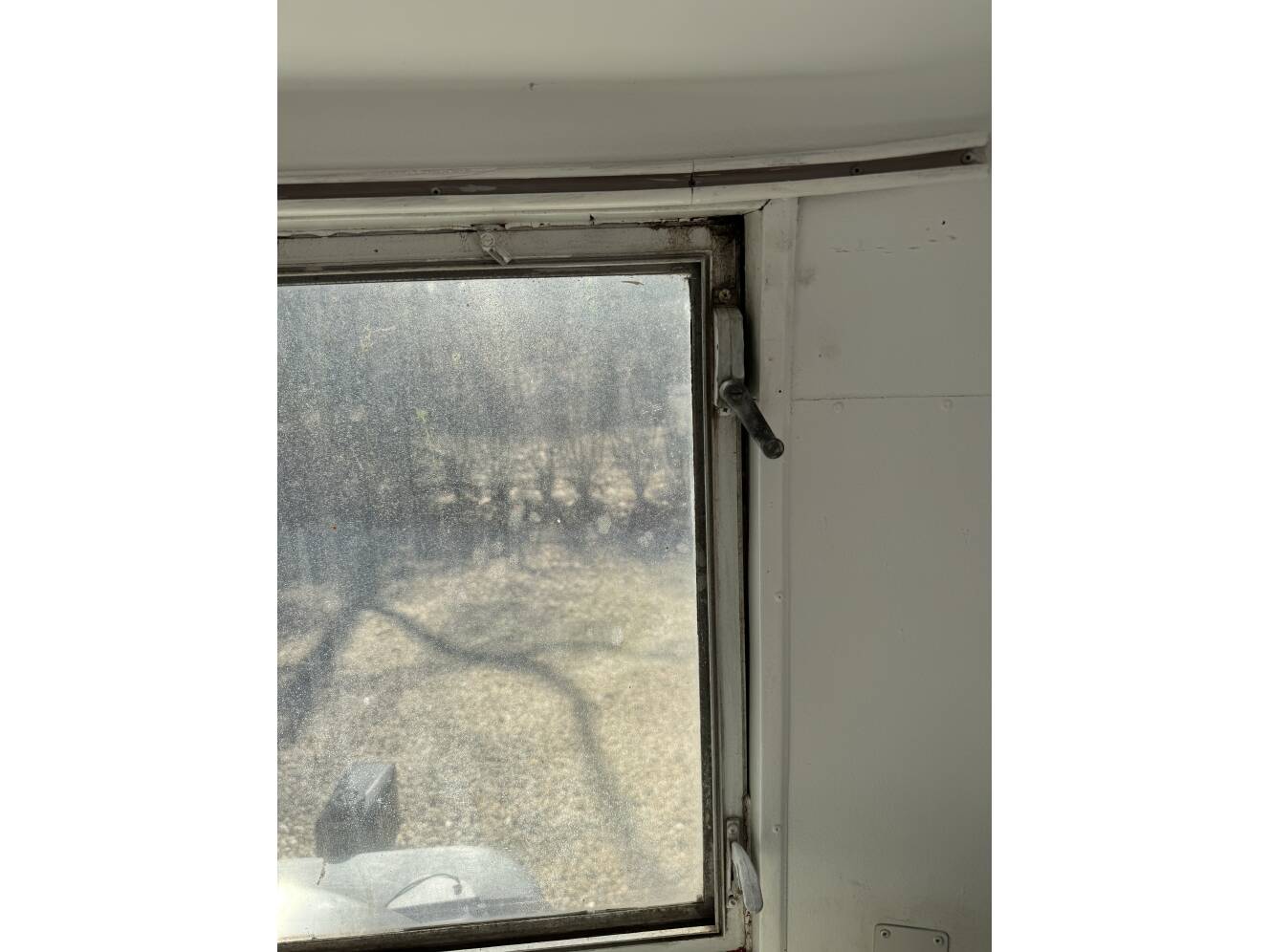 A photo of this 1963 Airstream SAFARI 22