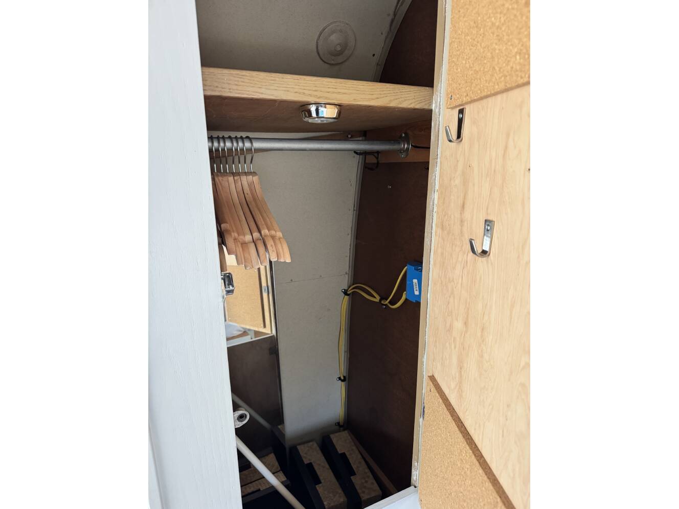 A photo of this 1963 Airstream SAFARI 22