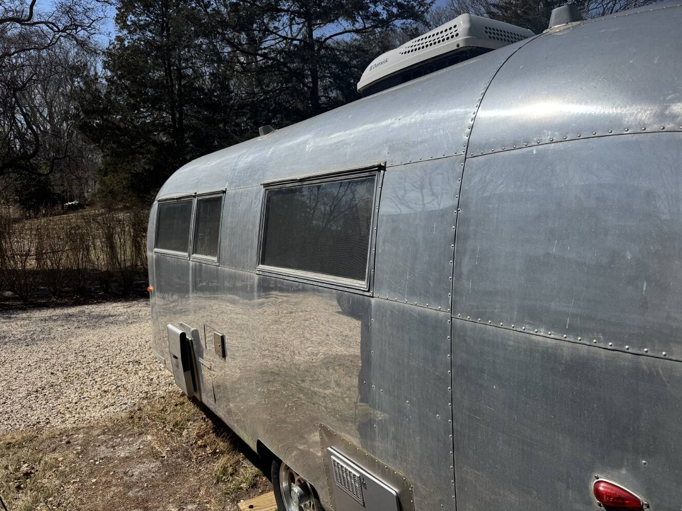 A photo of this 1963 Airstream SAFARI 22