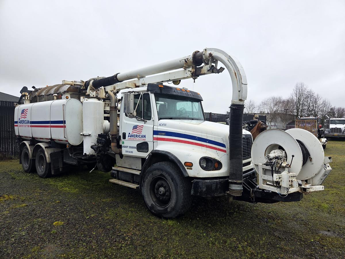 1999 FREIGHTLINER Fl112 in Coburg, OR