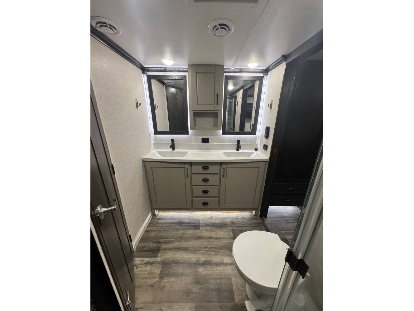 A photo of this 2022 Redwood Other